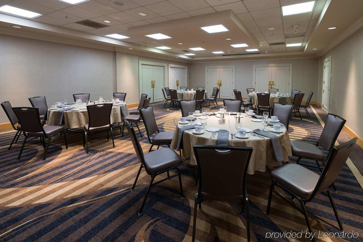 Doubletree By Hilton Akron Fairlawn Exterior photo